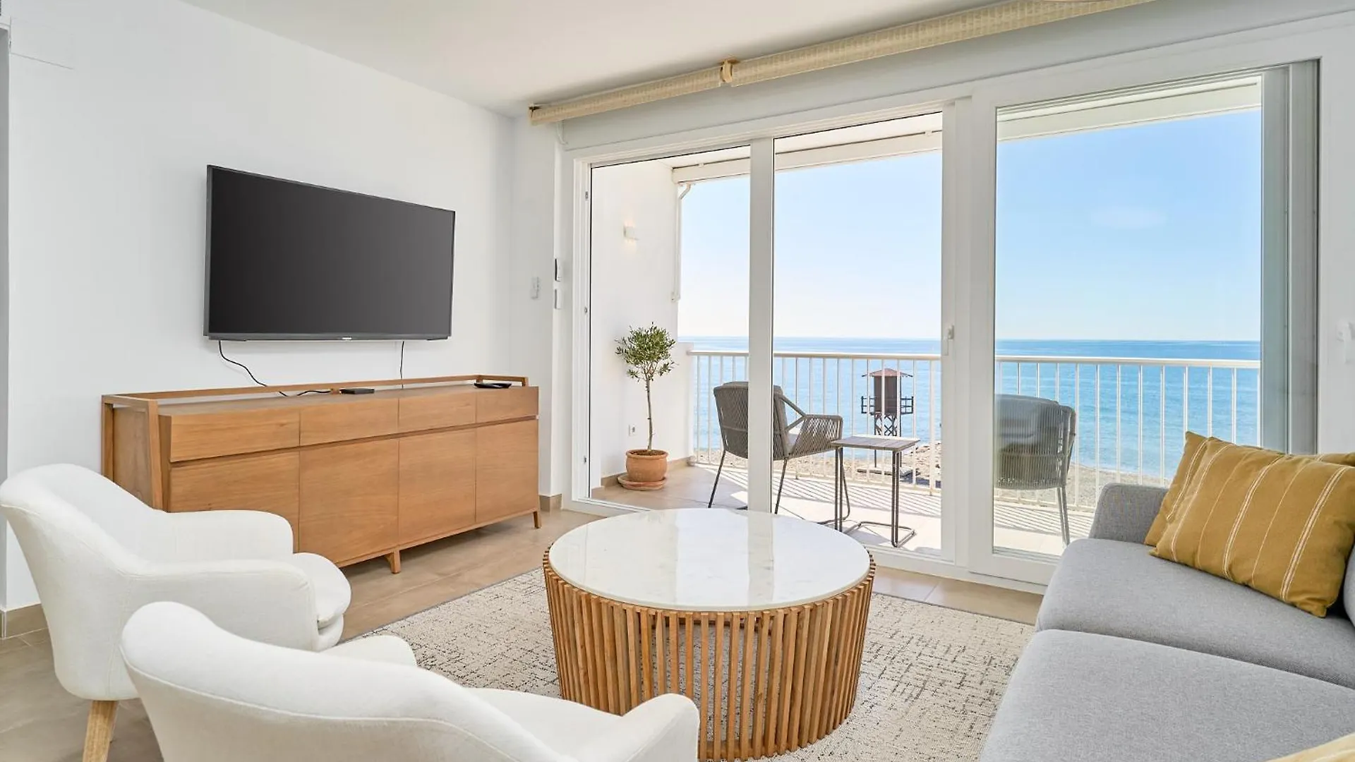 Seafront Apartment Algarrobo Costa