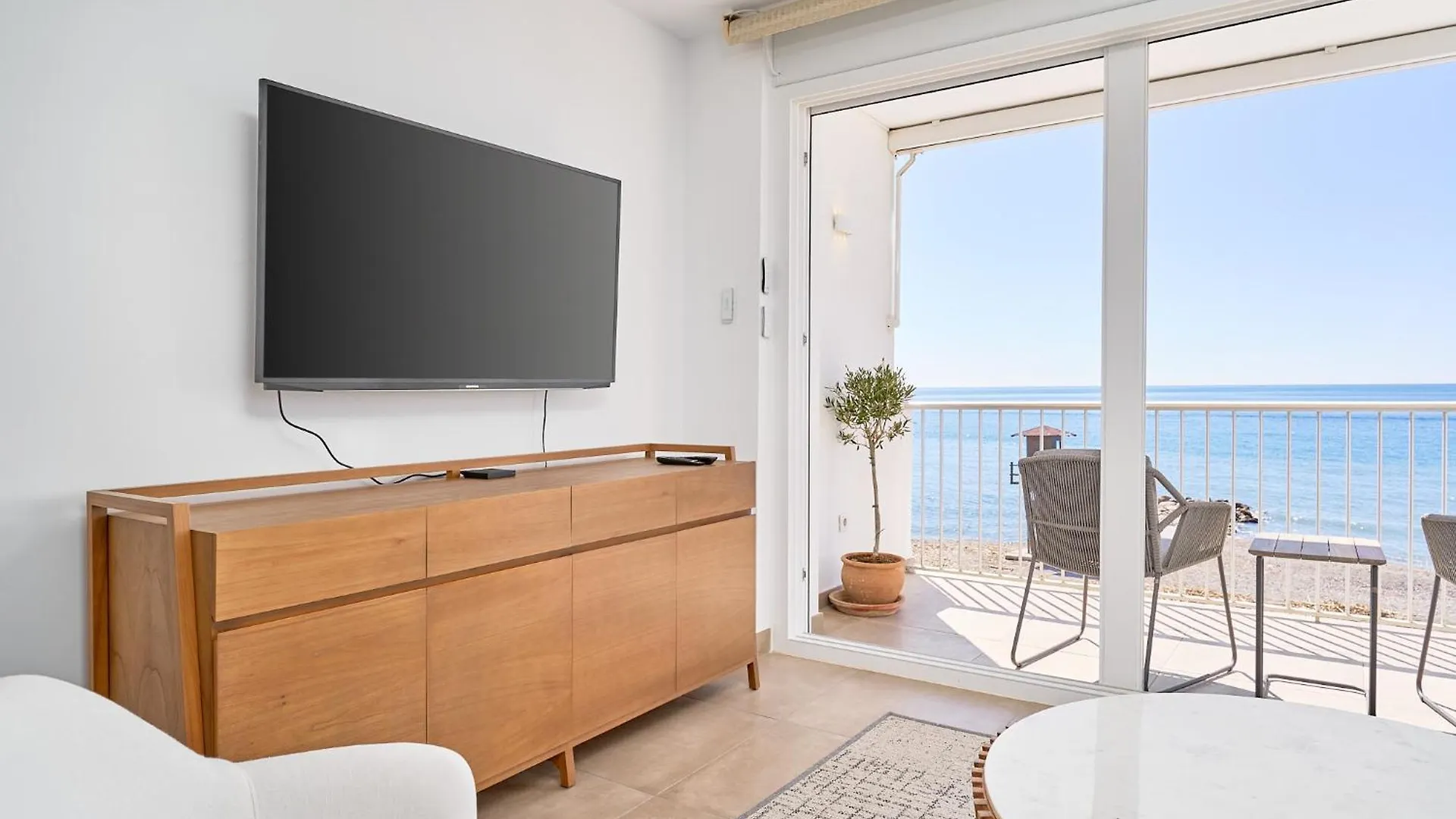 Seafront Apartment Algarrobo Costa